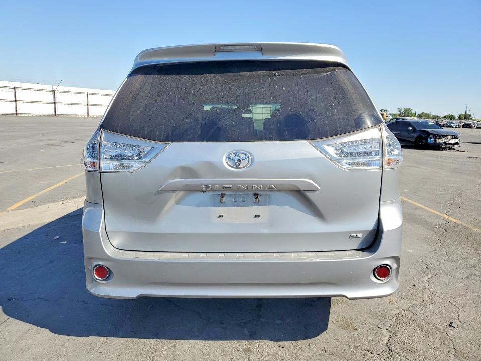 53663076 :رقم المزاد ، 5TDXZ3DC1HS853090 vin ، 2017 Toyota Sienna مزاد بيع