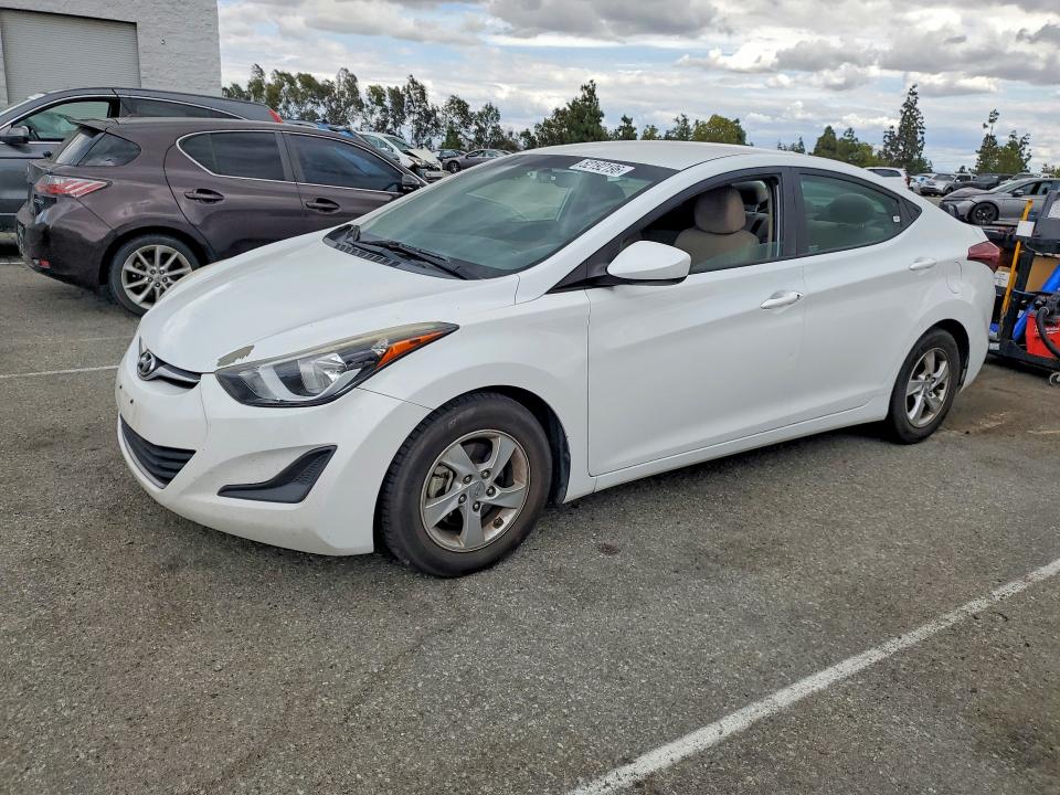2015 Hyundai Elantra მანქანა იყიდება აუქციონზე, vin: 5NPDH4AE2FH561520, აუქციონის ნომერი: 52192196