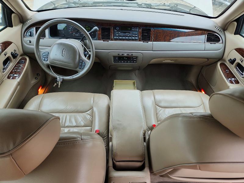52152086 :رقم المزاد ، 1LNHM82WXXY617095 vin ، 1999 Lincoln Town Car مزاد بيع