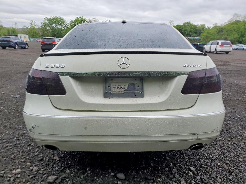 53643386 :رقم المزاد ، WDDHF8HB1BA425431 vin ، 2011 Mercedes-benz E مزاد بيع