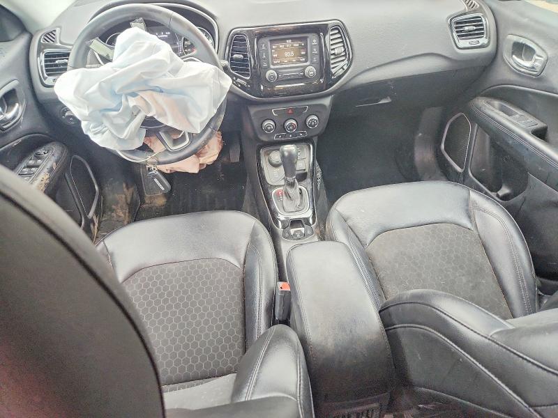 2018 Jeep Compass მანქანა იყიდება აუქციონზე, vin: 3C4NJDBB0JT315409, აუქციონის ნომერი: 51809146
