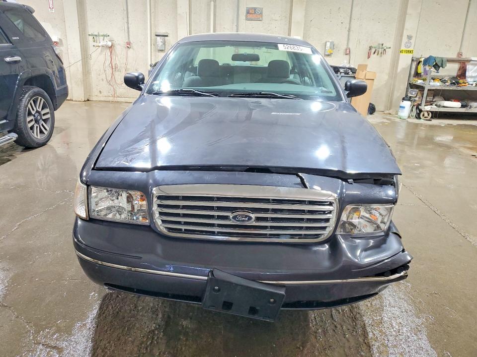 Продаж на аукціоні авто 2005 Ford Crown Victoria, vin: 2FAHP71W55X136827, номер лоту: 52683546