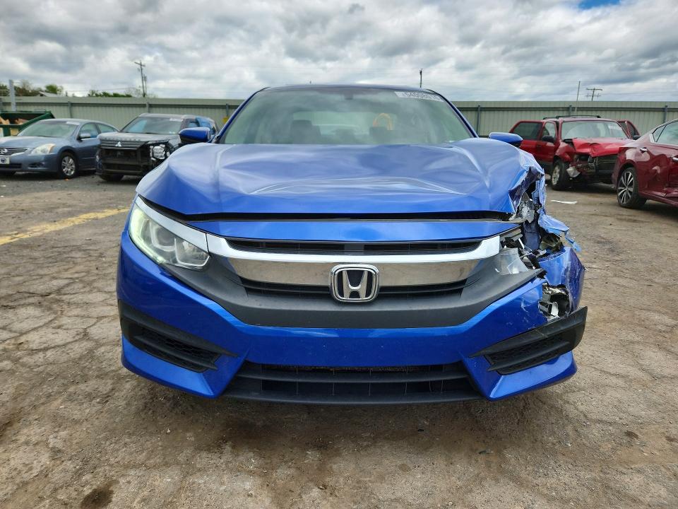 Продажа на аукционе авто 2018 Honda Civic, vin: 2HGFC2F77JH565121, номер лота: 54008016