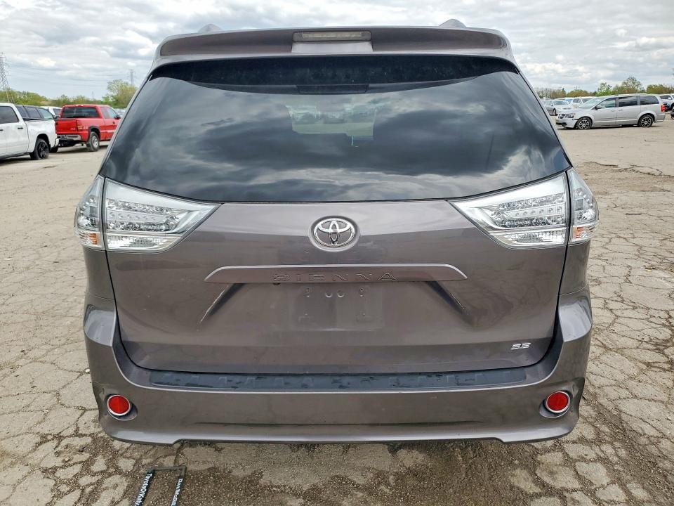 52711156 :رقم المزاد ، 5TDXZ3DC3HS834086 vin ، 2017 Toyota Sienna مزاد بيع