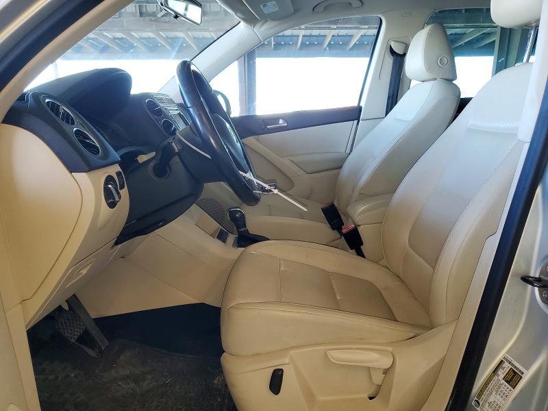 2011 Volkswagen Tiguan მანქანა იყიდება აუქციონზე, vin: WVGAV7AX7BW515325, აუქციონის ნომერი: 53105246