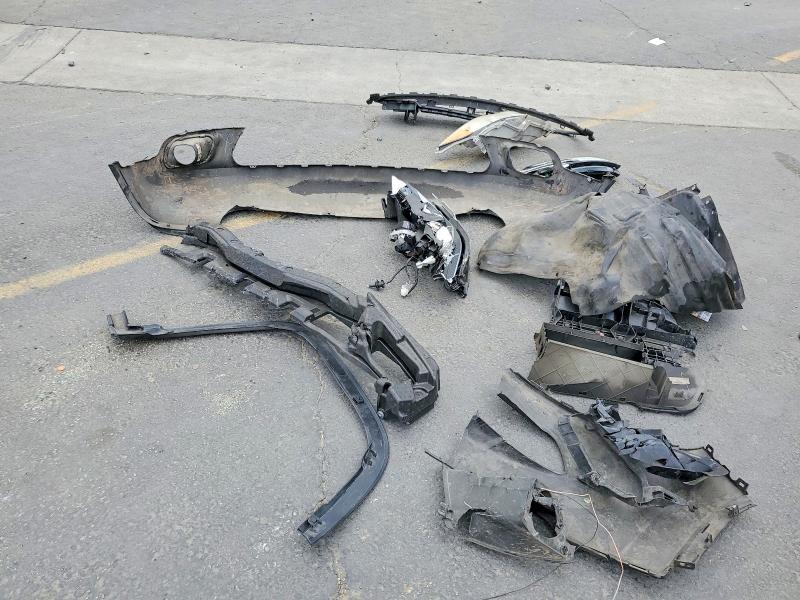 52950536 :رقم المزاد ، 1C4PJMCB7FW663944 vin ، 2015 Jeep Cherokee مزاد بيع