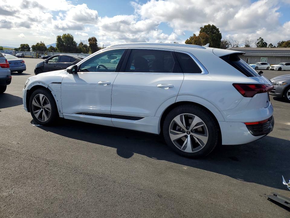 52255786 :رقم المزاد ، WA15AAGE9RB007289 vin ، 2024 Audi Q8 E-tron مزاد بيع