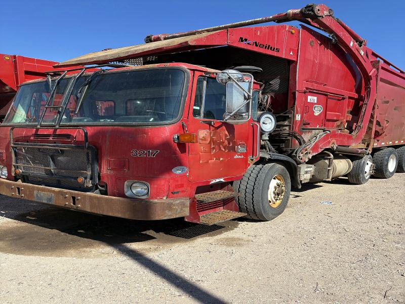 51324426 :رقم المزاد ، 5VCACLJF8AH210402 vin ، 2010 Autocar Llc Xpeditor مزاد بيع