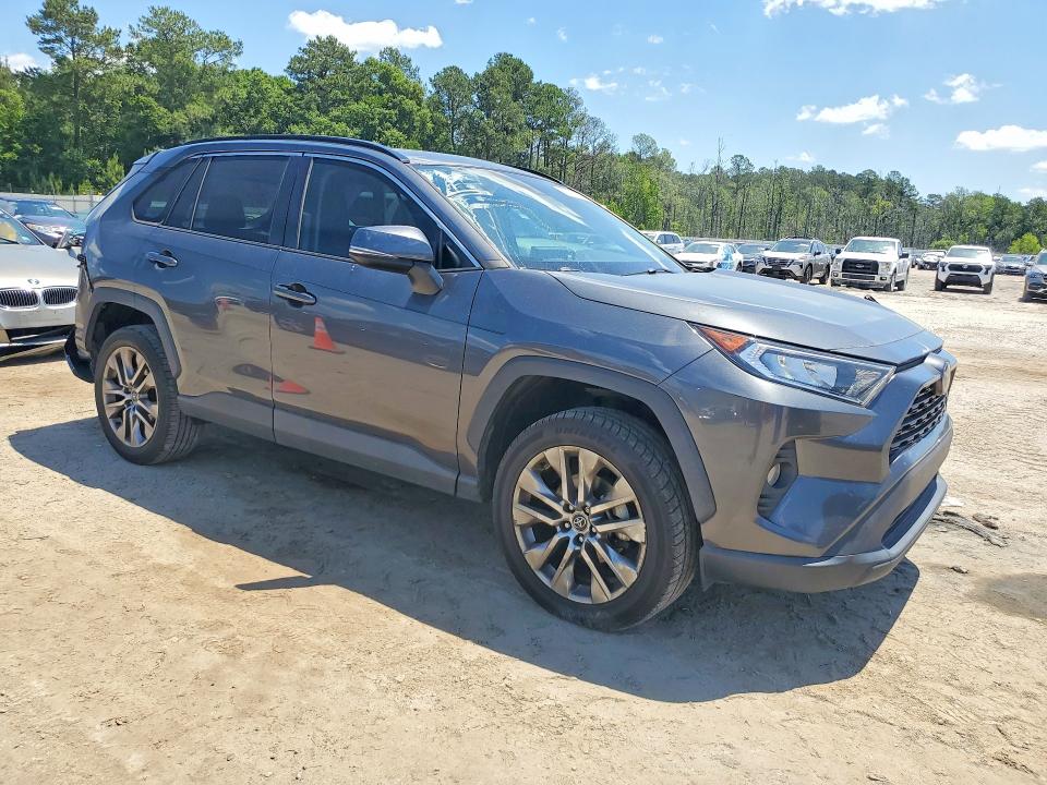 52720356 :رقم المزاد ، 2T3C1RFV9LC040614 vin ، 2020 Toyota Rav4 مزاد بيع