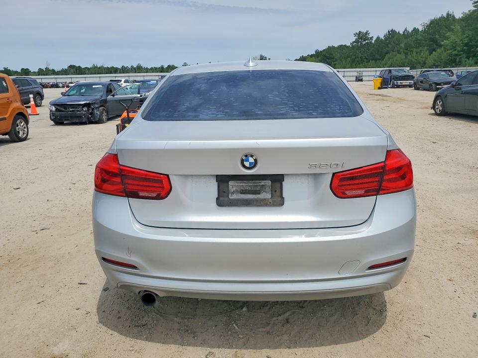 52889716 :رقم المزاد ، WBA8E1G53GNU10197 vin ، 2016 Bmw 320 مزاد بيع