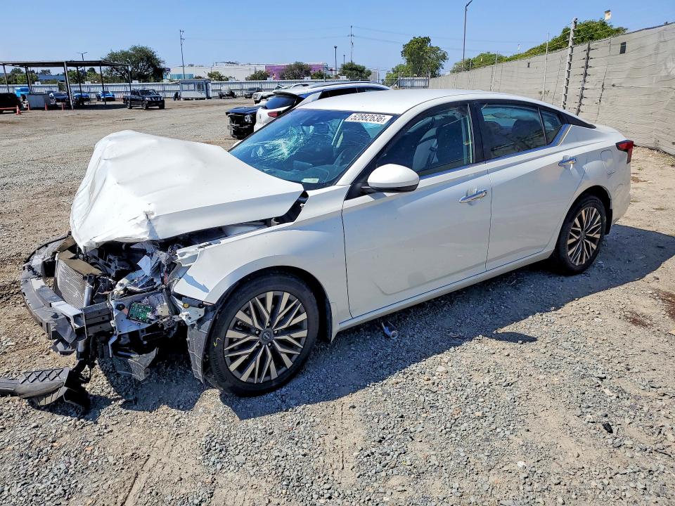52882636 :رقم المزاد ، 1N4BL4DV8PN380155 vin ، 2023 Nissan Altima مزاد بيع