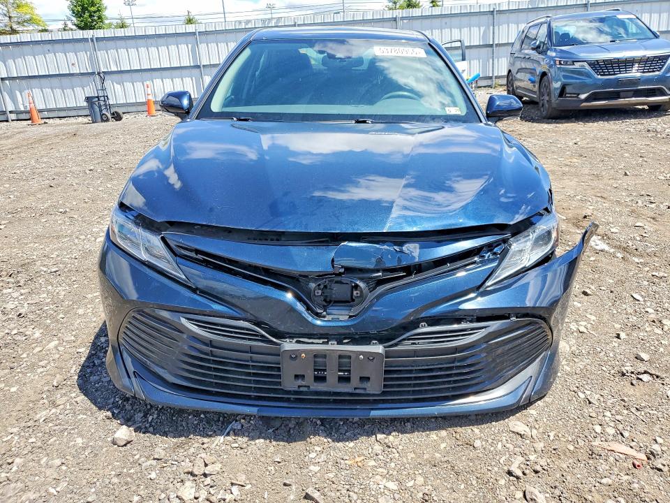 53780956 :رقم المزاد ، 4T1L31AK4LU014941 vin ، 2020 Toyota Camry مزاد بيع