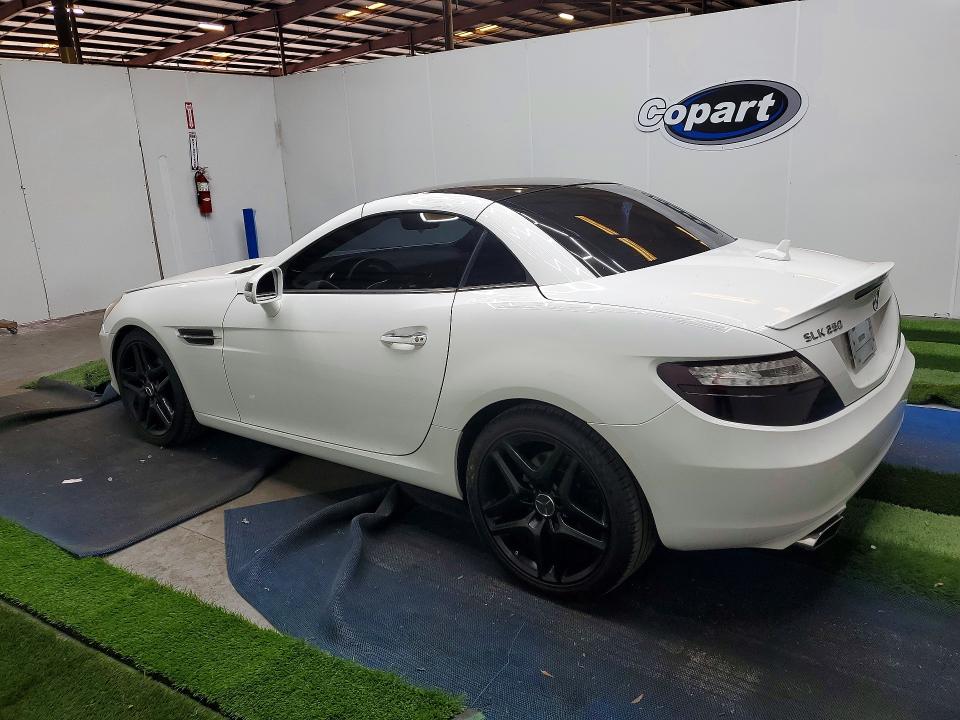 Продажа на аукционе авто 2015 Mercedes-benz Slk, vin: WDDPK4HA1FF099369, номер лота: 53449346
