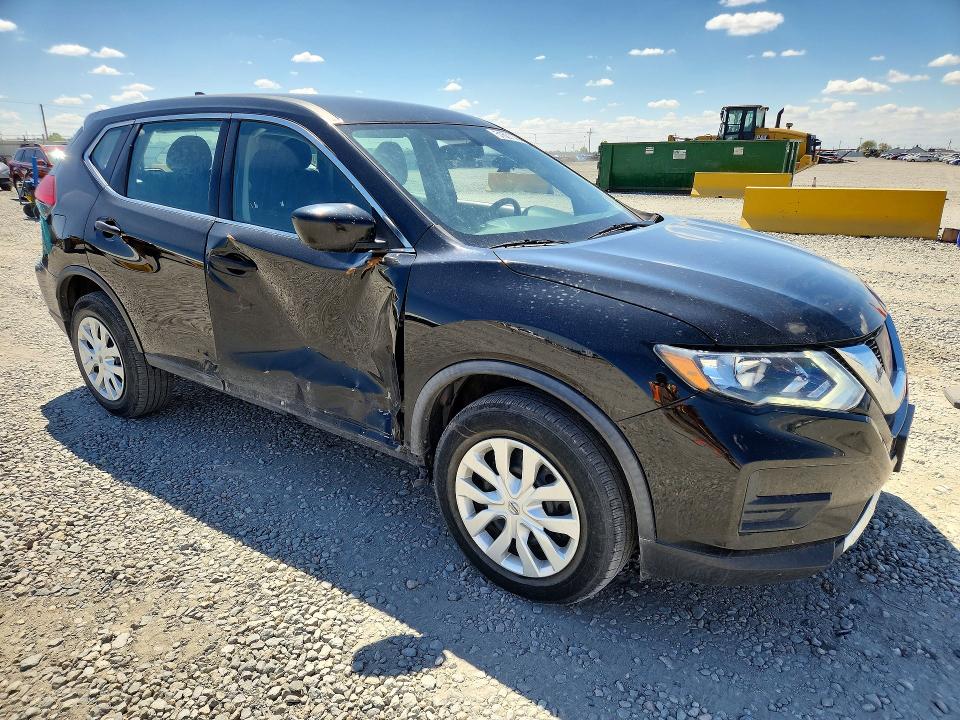51601146 :رقم المزاد ، KNMAT2MV1HP617326 vin ، 2017 Nissan Rogue مزاد بيع