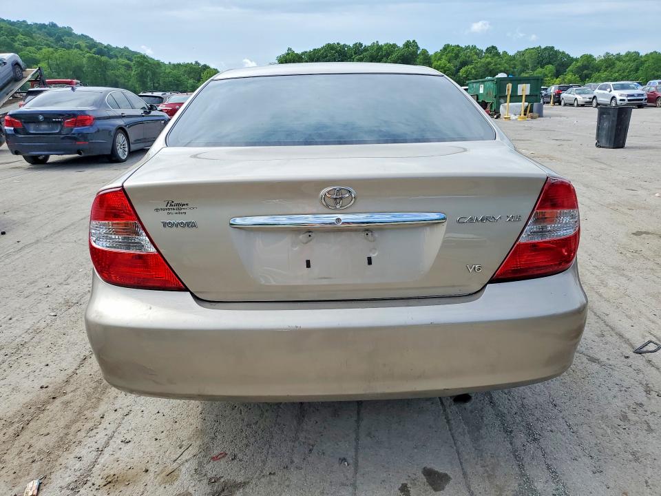 55025296 :رقم المزاد ، 4T1BF30K04U074653 vin ، 2004 Toyota Camry مزاد بيع