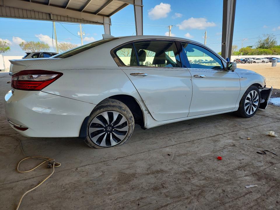 2017 Honda Accord მანქანა იყიდება აუქციონზე, vin: JHMCR6F59HC018689, აუქციონის ნომერი: 51821976
