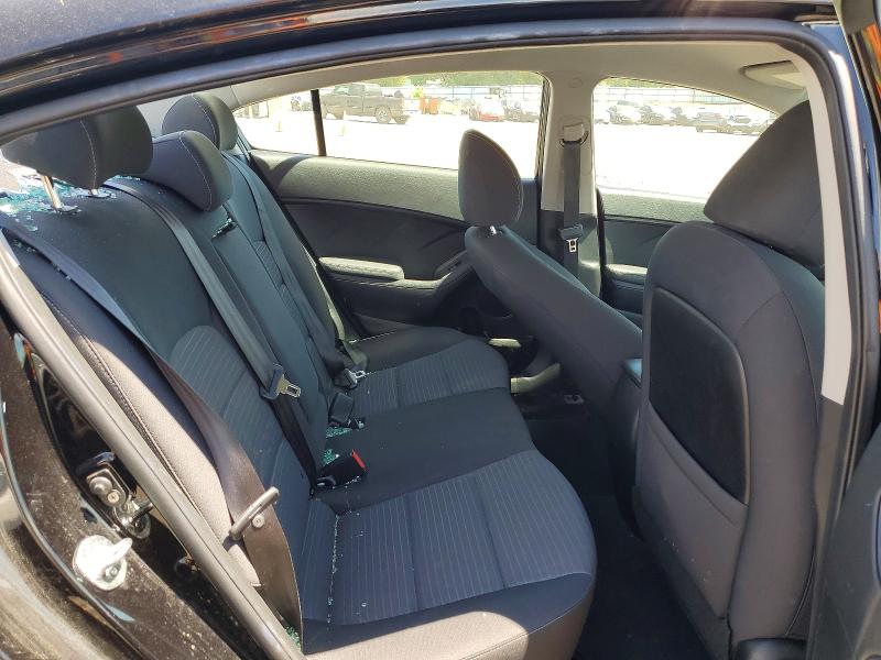 53375946 :رقم المزاد ، 3KPFL4A78JE280666 vin ، 2018 Kia Forte مزاد بيع