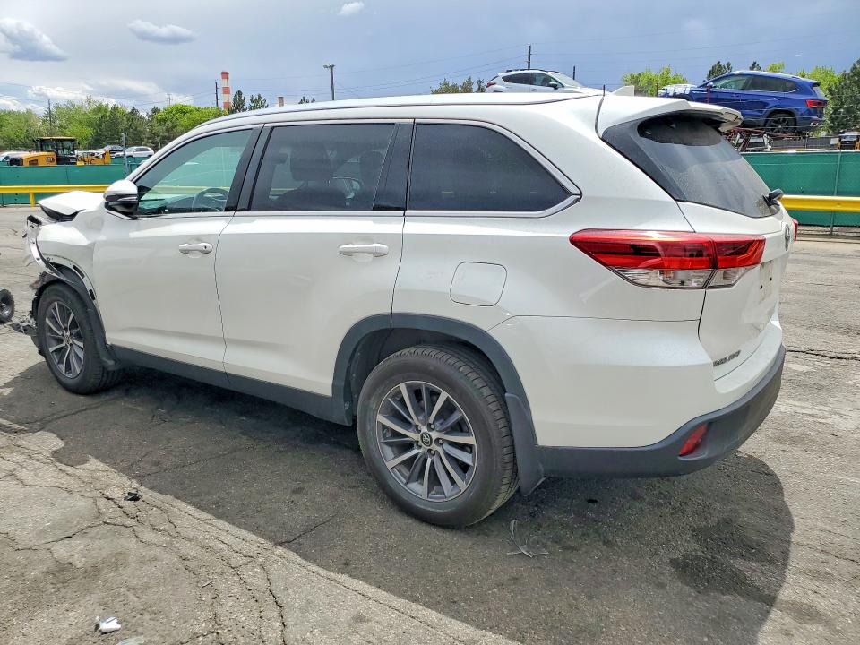 51651866 :رقم المزاد ، 5TDJZRFH8KS584899 vin ، 2019 Toyota Highlander مزاد بيع