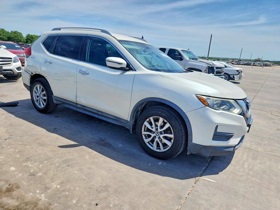 2017 Nissan Rogue მანქანა იყიდება აუქციონზე, vin: 5N1AT2MT4HC825427, აუქციონის ნომერი: 52376436