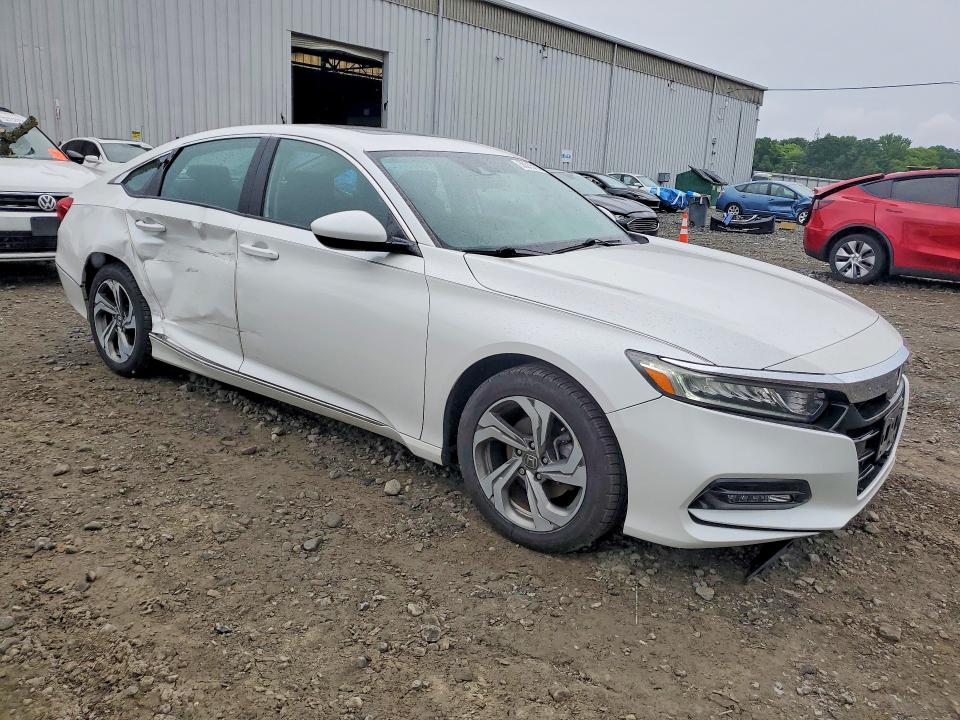 2018 Honda Accord მანქანა იყიდება აუქციონზე, vin: 1HGCV1F4XJA032837, აუქციონის ნომერი: 55015106