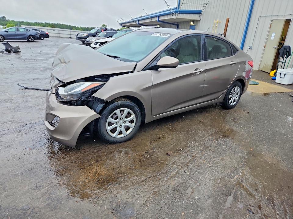52582036 :رقم المزاد ، KMHCT4AE5DU562301 vin ، 2013 Hyundai Accent مزاد بيع
