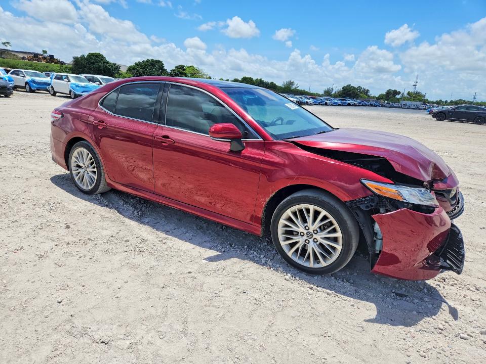 2018 Toyota Camry მანქანა იყიდება აუქციონზე, vin: 4T1B11HK0JU626753, აუქციონის ნომერი: 54262756