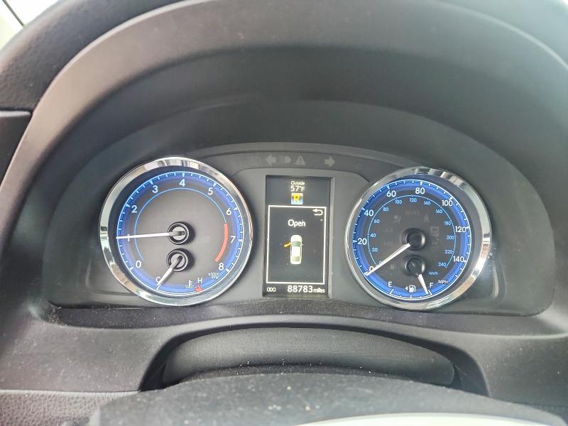 52730416 :رقم المزاد ، 5YFBURHEXJP809238 vin ، 2018 Toyota Corolla مزاد بيع