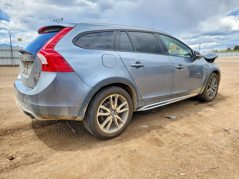 Aukcja sprzedaży 2017 Volvo V60 Cross Country, vin: YV440MWKXH1025766, numer aukcji: 52368926