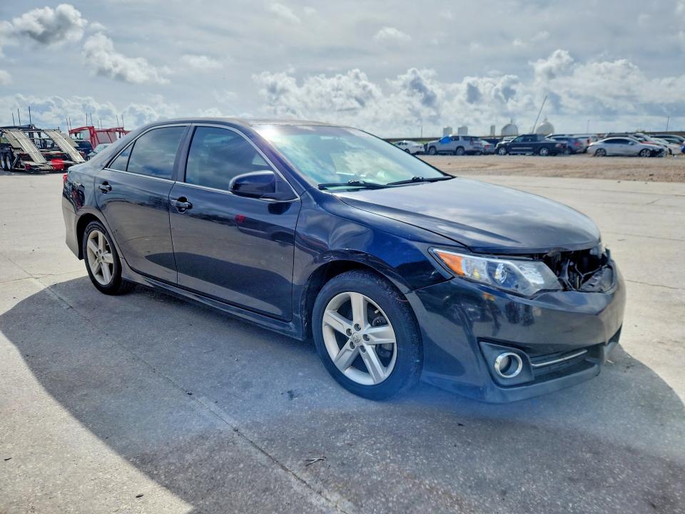 55237086 :رقم المزاد ، 4T1BF1FK5DU253587 vin ، 2013 Toyota Camry مزاد بيع