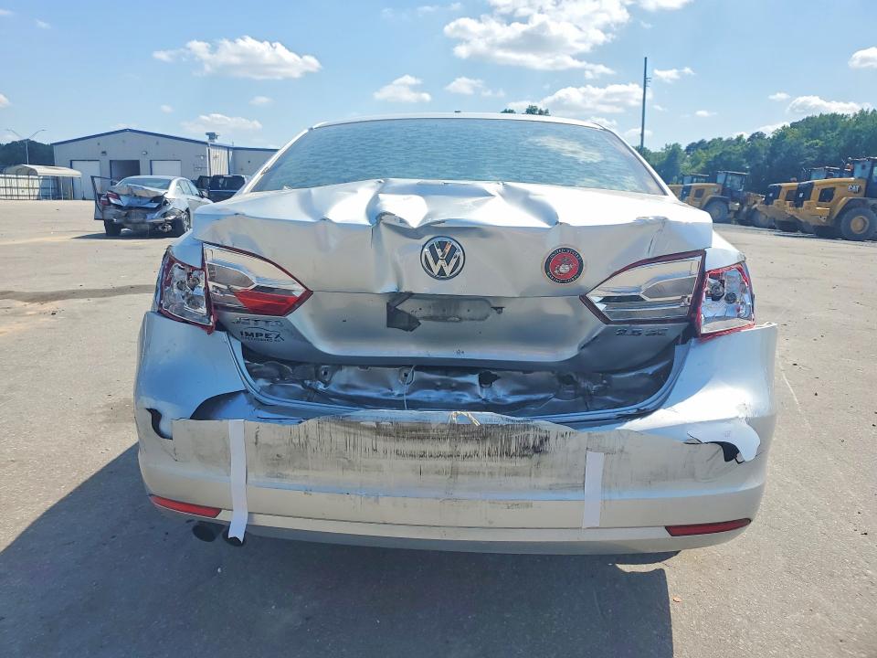 50801176 :رقم المزاد ، 3VWDP7AJXCM105754 vin ، 2012 Volkswagen Jetta مزاد بيع