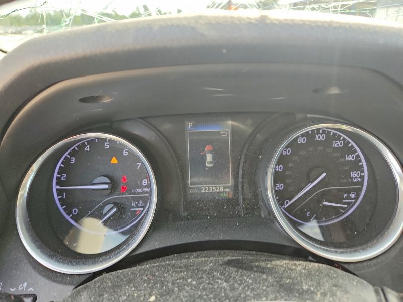 55010736 :رقم المزاد ، 4T1B11HK2JU629671 vin ، 2018 Toyota Camry مزاد بيع