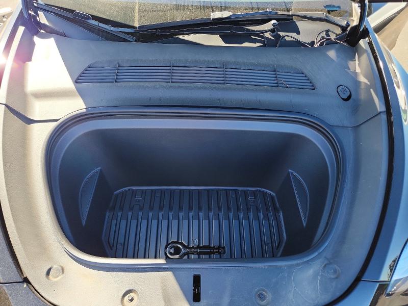 53276686 :رقم المزاد ، 7SAYGDEE0PA061595 vin ، 2023 Tesla Model Y مزاد بيع