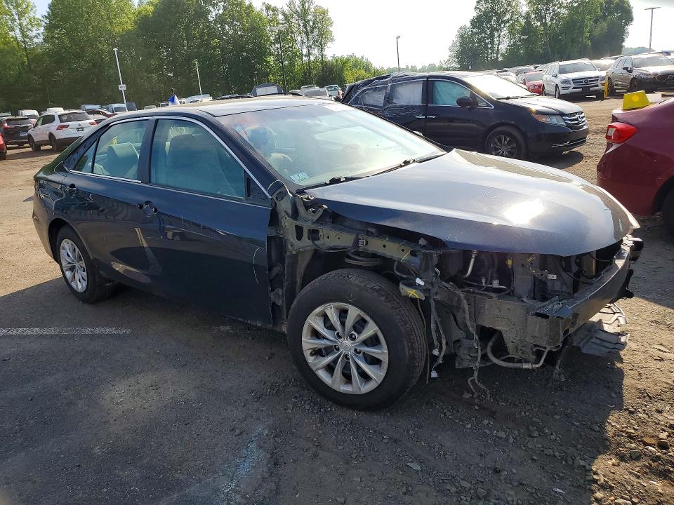 53719346 :رقم المزاد ، 4T1BF1FK4HU737806 vin ، 2017 Toyota Camry مزاد بيع