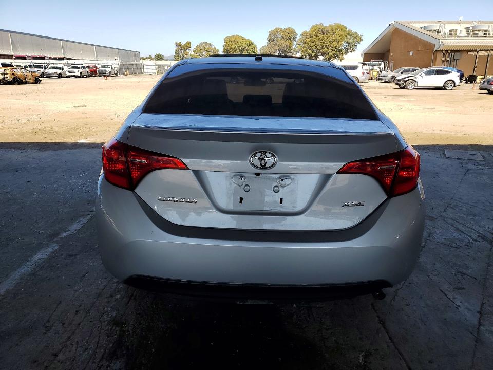 52416156 :رقم المزاد ، 2T1BURHE6JC019998 vin ، 2018 Toyota Corolla مزاد بيع