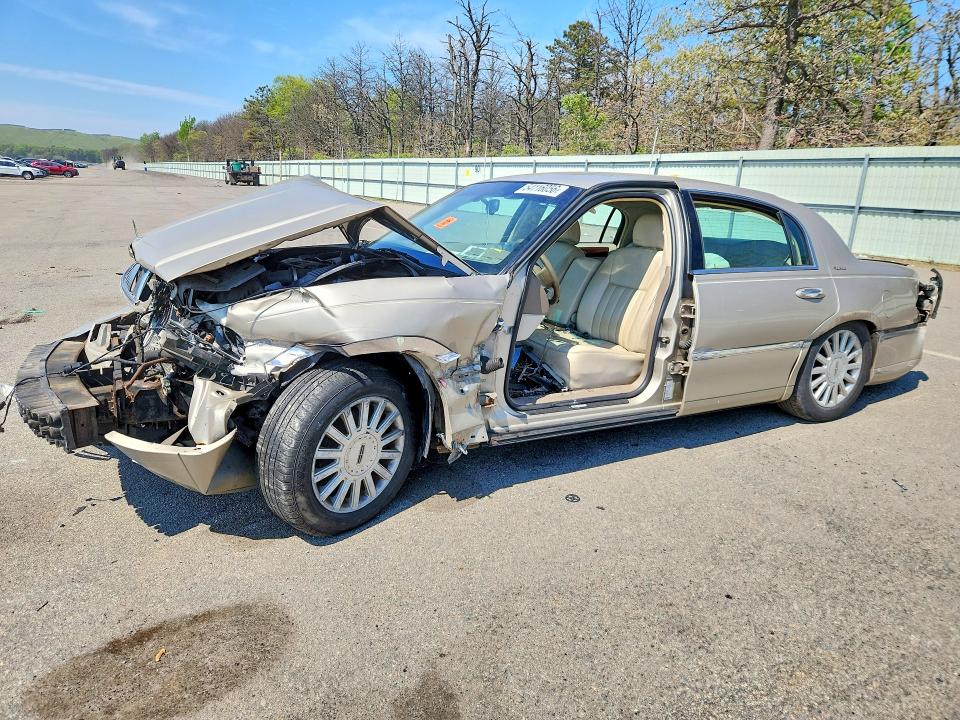 Aukcja sprzedaży 2005 Lincoln Town Car, vin: 1LNHM81W15Y635077, numer aukcji: 54116056