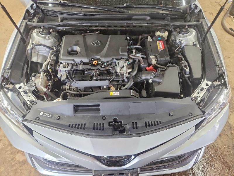 52488656 :رقم المزاد ، 4T1B11HK2JU139134 vin ، 2018 Toyota Camry مزاد بيع