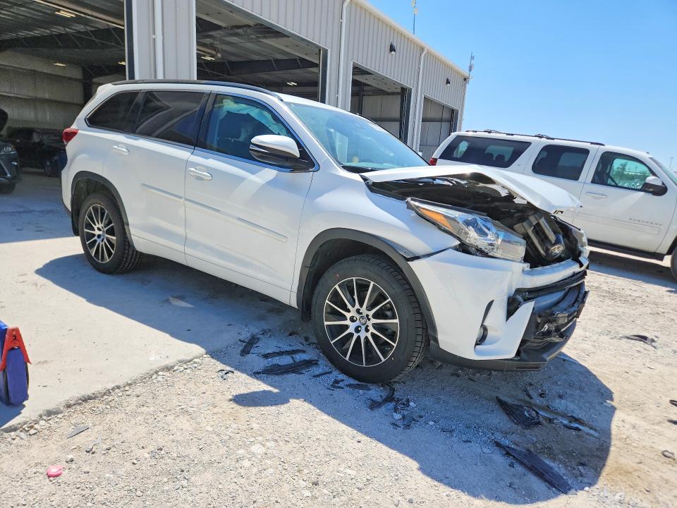 52039586 :رقم المزاد ، 5TDJZRFH0HS433158 vin ، 2017 Toyota Highlander مزاد بيع