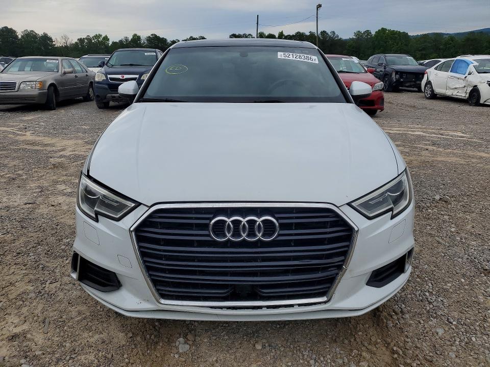 Продаж на аукціоні авто 2017 Audi A3, vin: WAUAUGFF2H1033808, номер лоту: 52128386