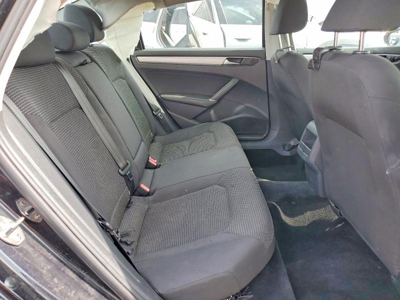 52091116 :رقم المزاد ، 1VWAA7A34JC013317 vin ، 2018 Volkswagen Passat مزاد بيع