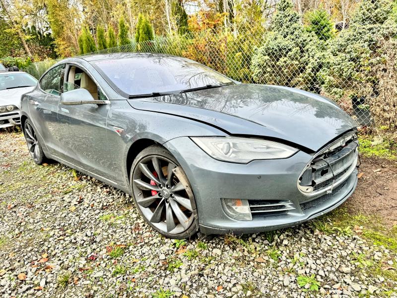 52264646 :رقم المزاد ، 5YJSA1H17EFP29887 vin ، 2014 Tesla Model S مزاد بيع