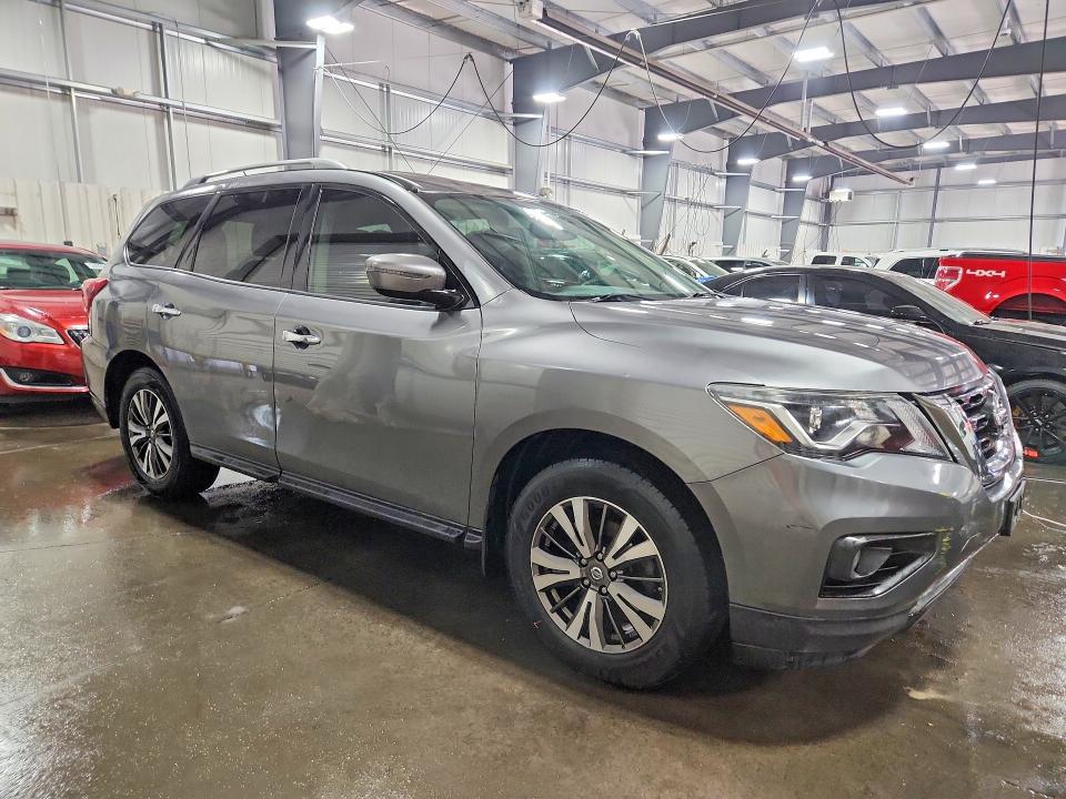 Продажа на аукционе авто 2017 Nissan Pathfinder, vin: 5N1DR2MN1HC647893, номер лота: 52869436