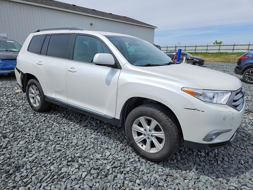 Продажа на аукционе авто 2013 Toyota Highlander, vin: 5TDBK3EHXDS278345, номер лота: 52717406