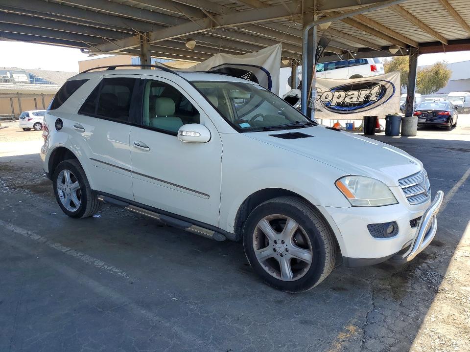 Продажа на аукционе авто 2008 Mercedes-benz Ml, vin: 4JGBB86E38A366329, номер лота: 53290346