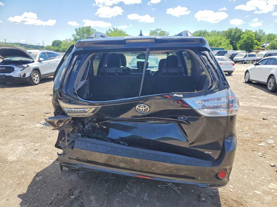 55246076 :رقم المزاد ، 5TDXZ3DC7JS949294 vin ، 2018 Toyota Sienna مزاد بيع