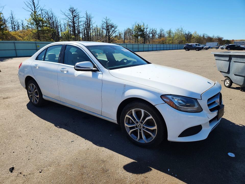 Продажа на аукционе авто 2018 Mercedes-benz C, vin: 55SWF4KB3JU239073, номер лота: 52693076