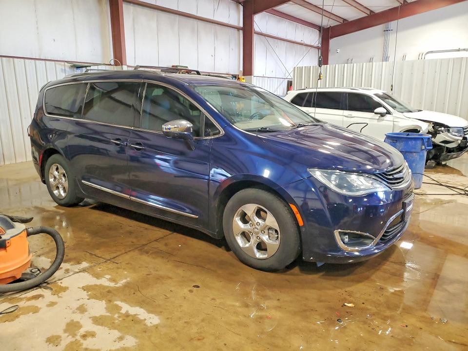 Продаж на аукціоні авто 2018 Chrysler Pacifica, vin: 2C4RC1N76JR229512, номер лоту: 52255366