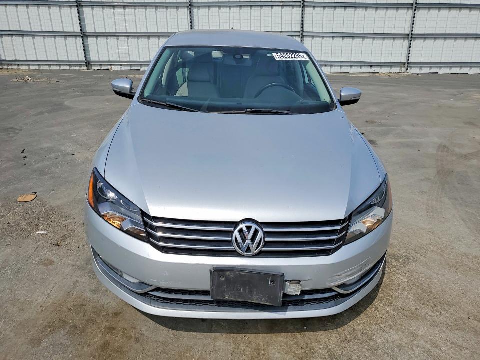54252286 :رقم المزاد ، 1VWAT7A34FC094742 vin ، 2015 Volkswagen Passat مزاد بيع