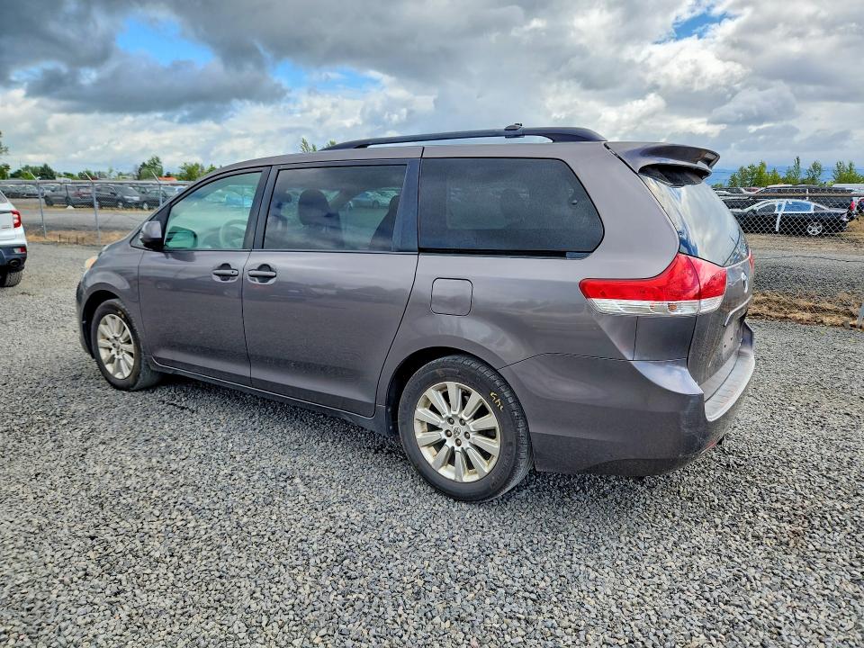 Продажа на аукционе авто 2011 Toyota Sienna, vin: 5TDJK3DC6BS008107, номер лота: 53126776