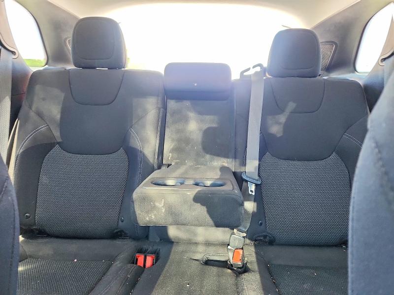 53027766 :رقم المزاد ، 1C4PJLCB5KD376554 vin ، 2019 Jeep Cherokee مزاد بيع