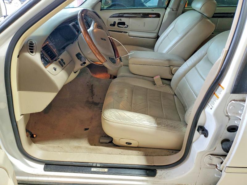 54022106 :رقم المزاد ، 1LNHM82W52Y640311 vin ، 2002 Lincoln Town Car مزاد بيع